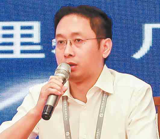 君临国际官方响应式多终端网页版面配置管理图片