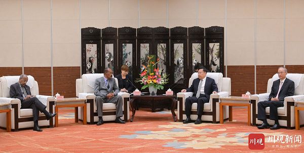 王晓晖黄强会见厄立特里亚总统伊萨亚斯